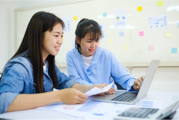 2 kids learning english